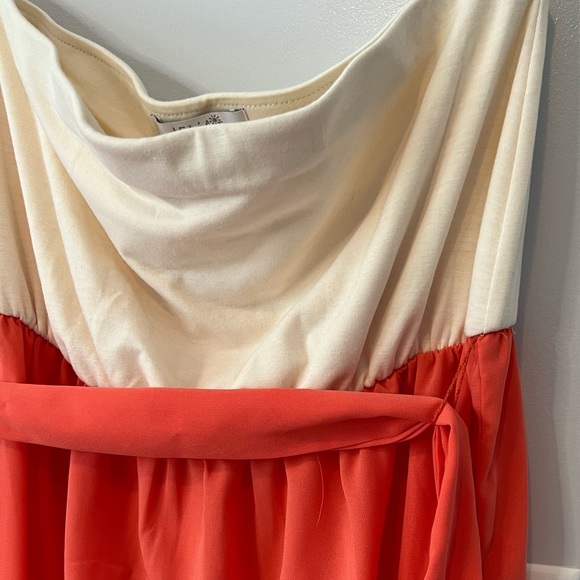 Women’s dress - Picture 2 of 4